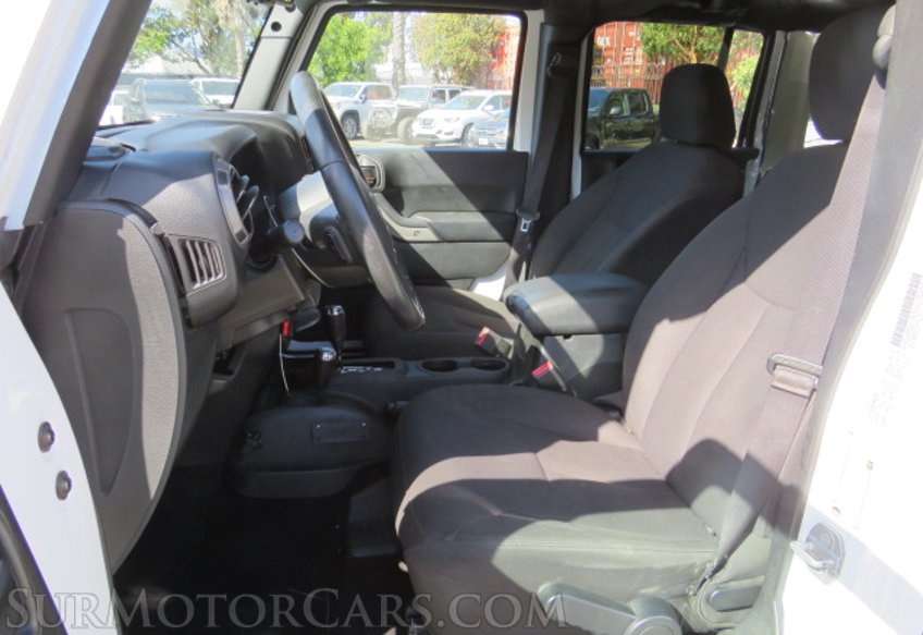 2017 Jeep Wrangler Unlimited - Image 23