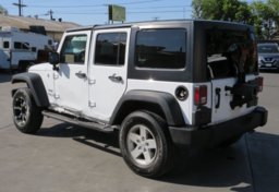 2017 Jeep Wrangler Unlimited - Image 9