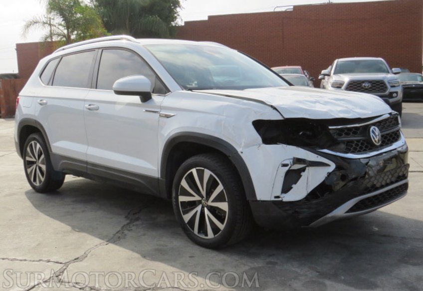 2022 Volkswagen Taos - Image 4