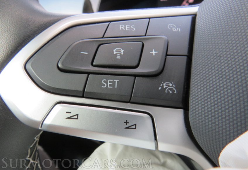 2022 Volkswagen Taos - Image 40