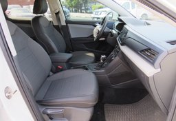 2022 Volkswagen Taos - Image 25