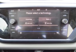 2022 Volkswagen Taos - Image 35