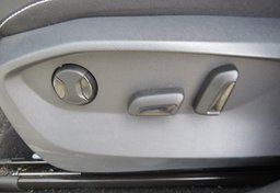 2022 Volkswagen Taos - Image 46