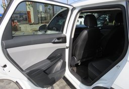 2022 Volkswagen Taos - Image 22