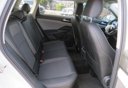 2022 Volkswagen Taos - Image 29