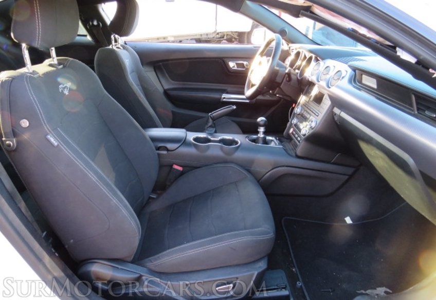 2016 Ford Mustang - Image 20
