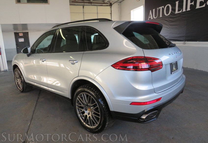 2017 Porsche Cayenne - Image 4