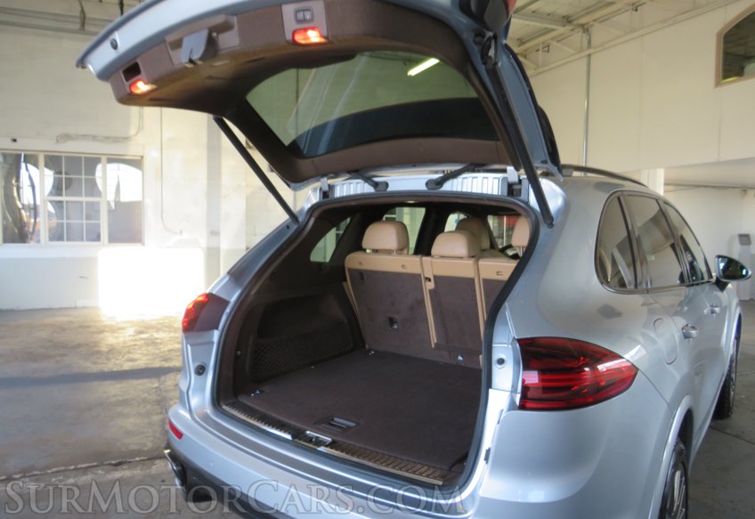 2017 Porsche Cayenne - Image 76