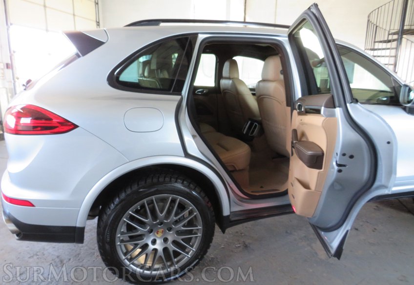 2017 Porsche Cayenne - Image 82