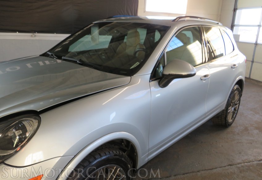 2017 Porsche Cayenne - Image 9