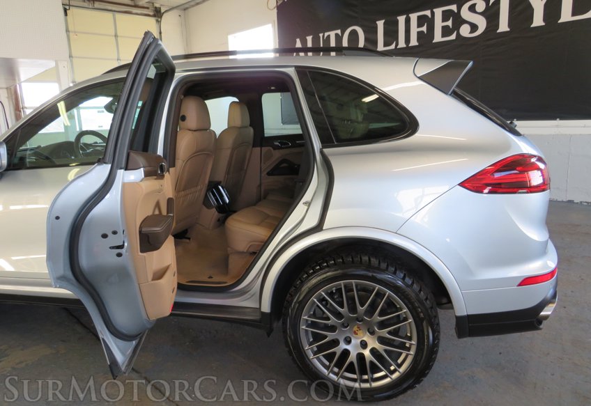 2017 Porsche Cayenne - Image 57