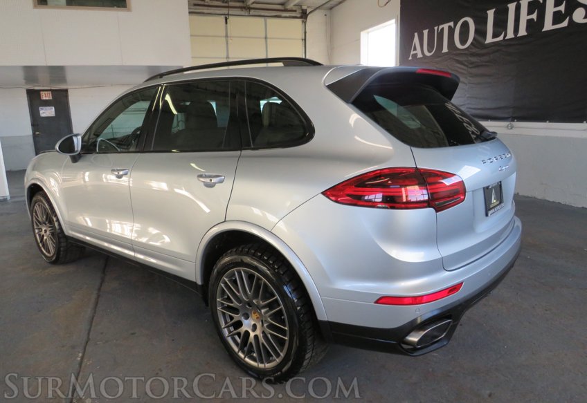 2017 Porsche Cayenne - Image 5
