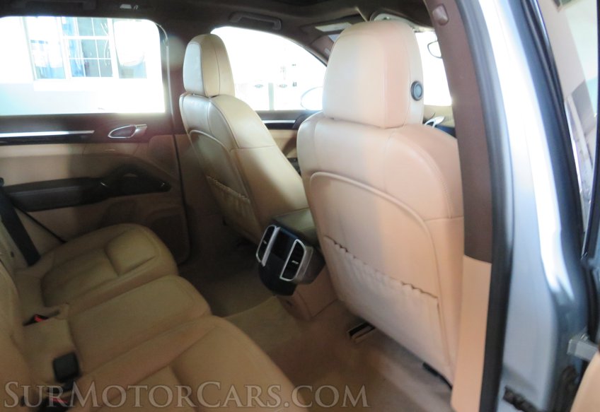 2017 Porsche Cayenne - Image 49