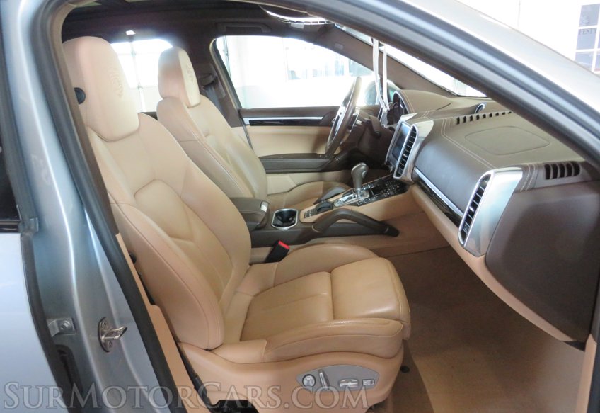 2017 Porsche Cayenne - Image 58