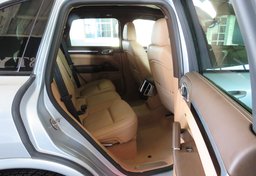 2017 Porsche Cayenne - Image 78