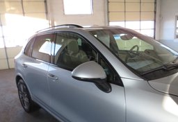 2017 Porsche Cayenne - Image 64