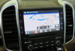 2017 Porsche Cayenne - Image 25