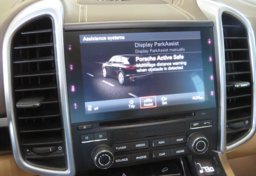 2017 Porsche Cayenne - Image 28