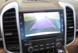 2017 Porsche Cayenne - Image 22