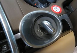 2017 Porsche Cayenne - Image 31