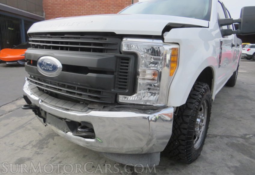 2017 Ford Super Duty F-250 SRW - Image 12
