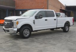 2017 Ford Super Duty F-250 SRW - Image 3