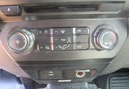 2017 Ford Super Duty F-250 SRW - Image 36