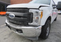 2017 Ford Super Duty F-250 SRW - Image 12