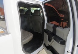 2017 Ford Super Duty F-250 SRW - Image 23