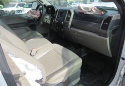 2017 Ford Super Duty F-250 SRW - Image 25