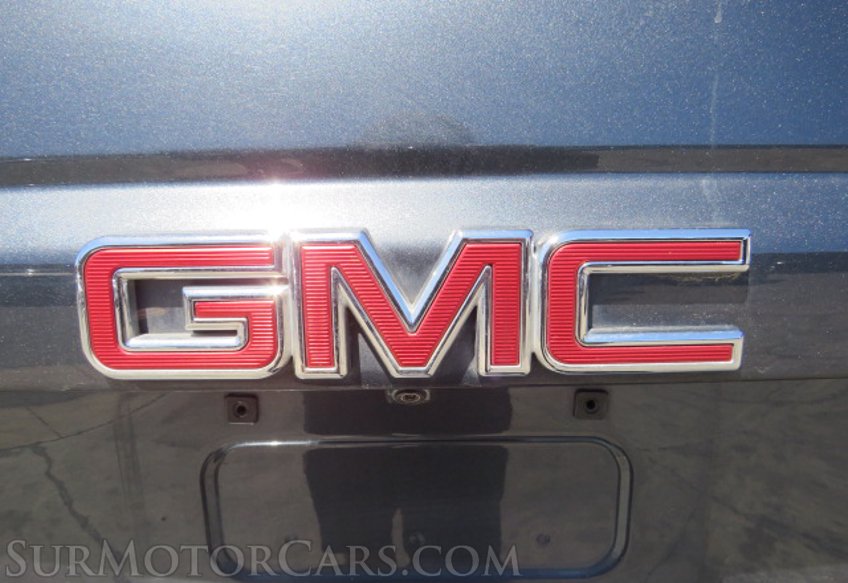 2020 GMC Yukon - Image 18