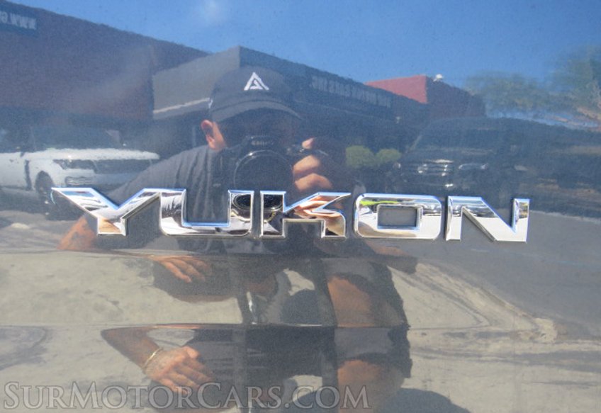 2020 GMC Yukon - Image 19