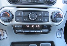 2020 GMC Yukon - Image 39