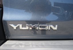 2020 GMC Yukon - Image 21