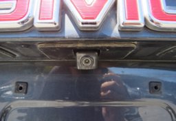 2020 GMC Yukon - Image 14