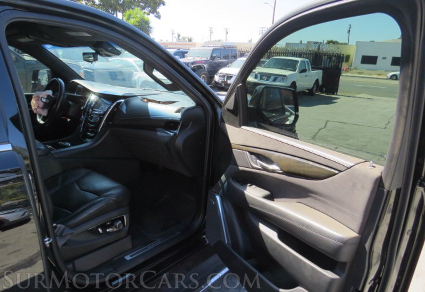 2017 Cadillac Escalade - Image 22