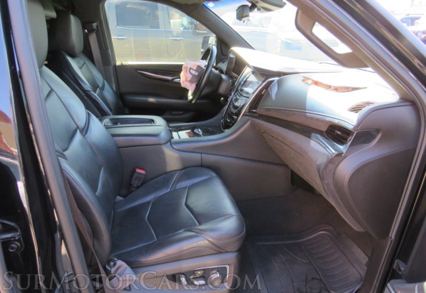 2017 Cadillac Escalade - Image 28