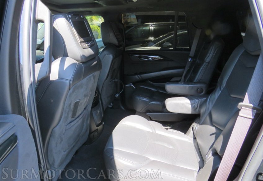 2017 Cadillac Escalade - Image 29