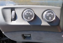 2017 Cadillac Escalade - Image 41