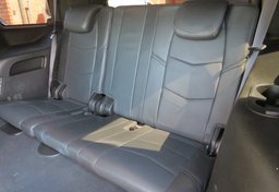 2017 Cadillac Escalade - Image 33