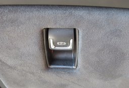 2017 Cadillac Escalade - Image 43