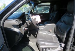 2017 Cadillac Escalade - Image 25