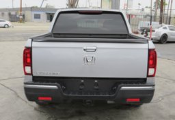 2018 Honda Ridgeline - Image 13