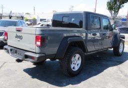 2020 Jeep Gladiator - Image 10