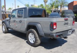 2020 Jeep Gladiator - Image 9