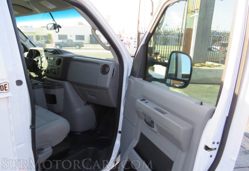 2019 Ford E-Series Cutaway - Image 31