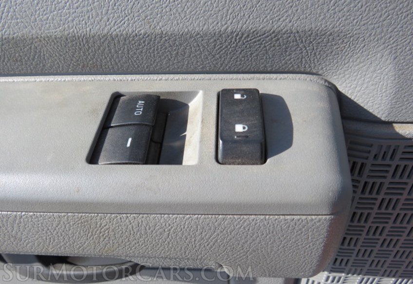 2019 Ford E-Series Cutaway - Image 24