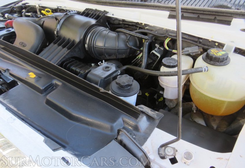 2019 Ford E-Series Cutaway - Image 17