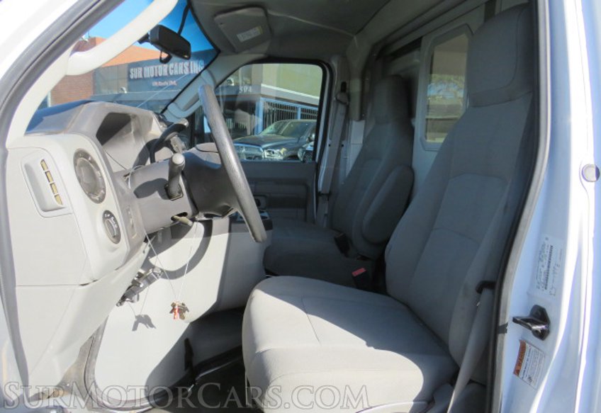 2019 Ford E-Series Cutaway - Image 43