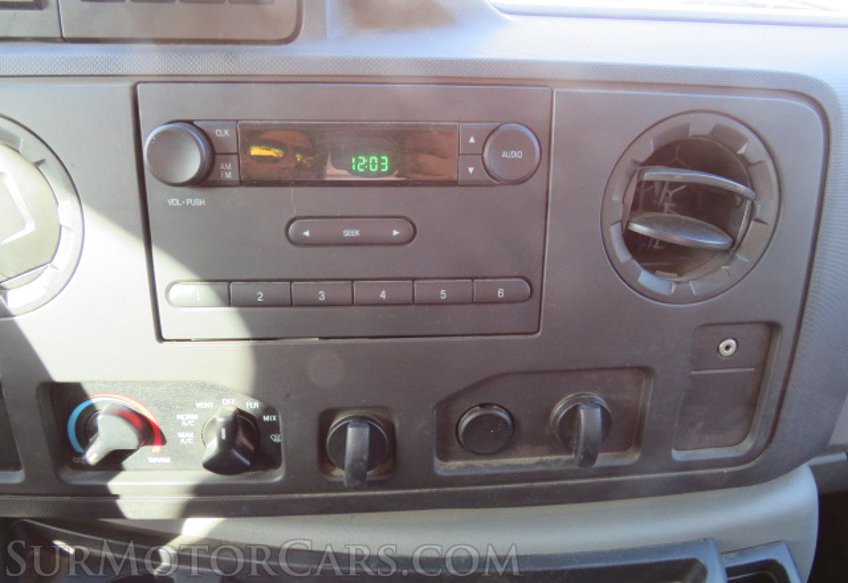 2019 Ford E-Series Cutaway - Image 20